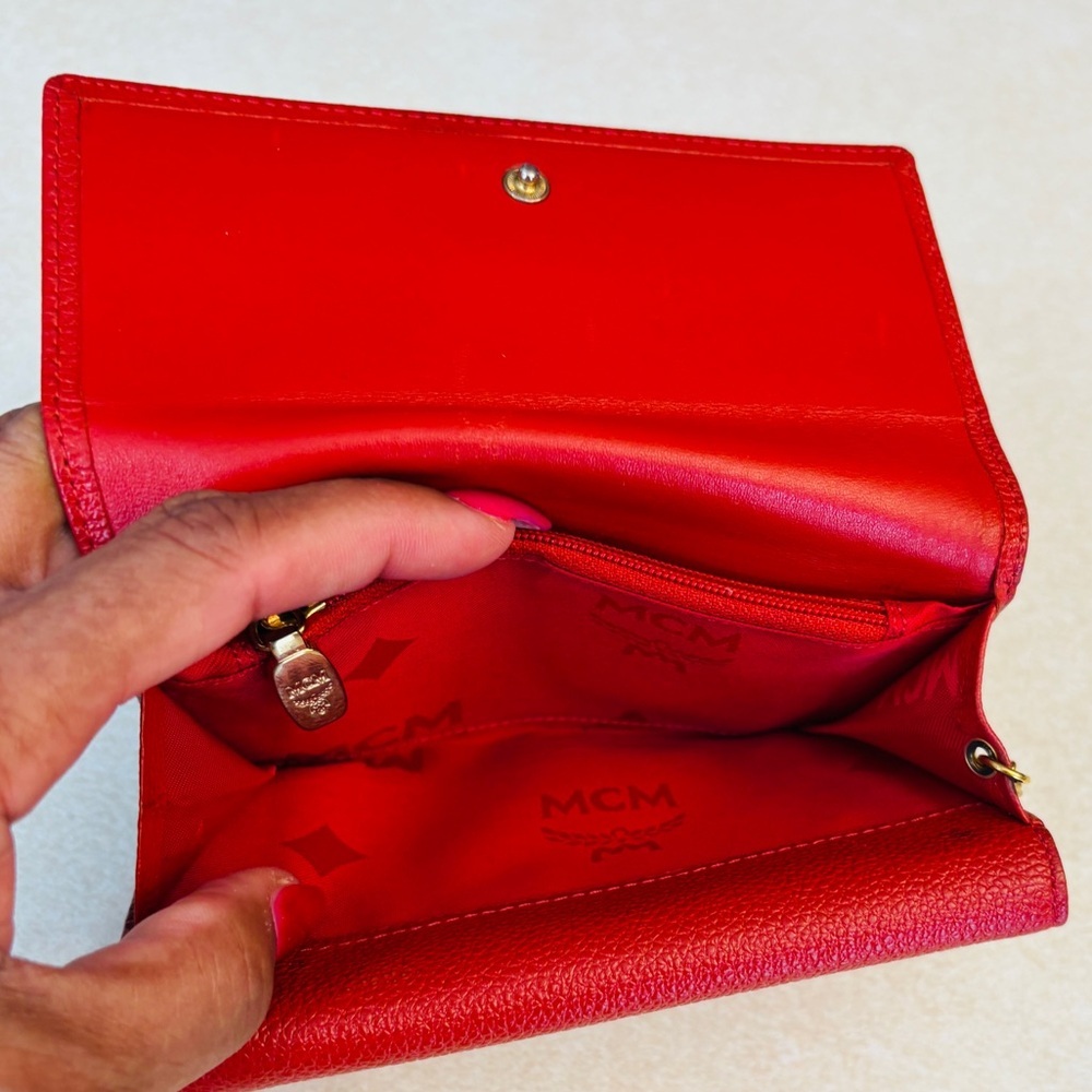 MCM Motifs Red w/Golden Hardware Med Trifold Wallet: J9498, EUC - Picture 8 of 15